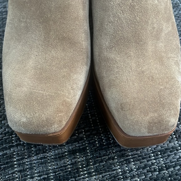 Vince Camuto Tan Suede Platform 7 1/2 Clogs Shoes - Picture 5 of 10